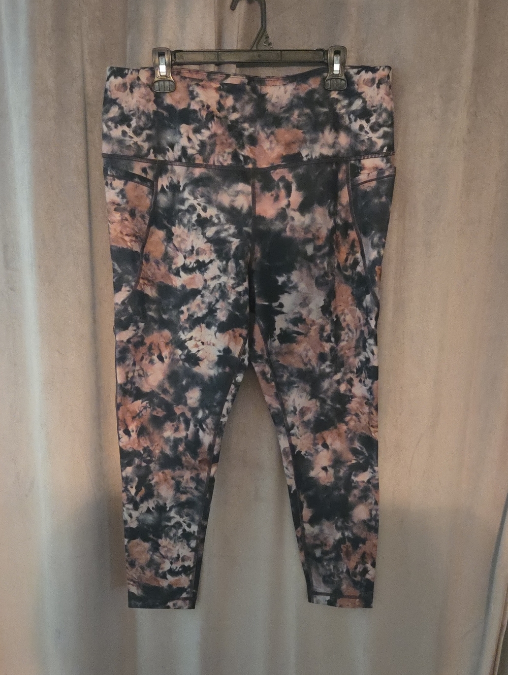 Athletic Works XXL Tie-Dye High-Waist Leggings in Black & Brown & Cream
